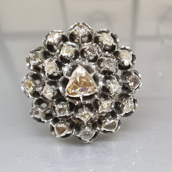 https://ekszeraukcio-ng-production-product.s3.eu-central-1.amazonaws.com/c516e63e-de4e-411a-85e0-4c5517af705e_thumbnail