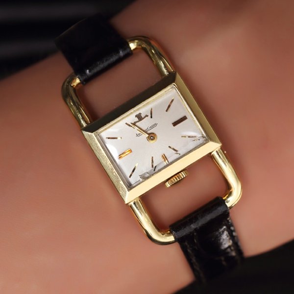 https://ekszeraukcio-ng-production-product.s3.eu-central-1.amazonaws.com/c7512749-f955-4891-9fc8-b88d69a4f9aa_thumbnail