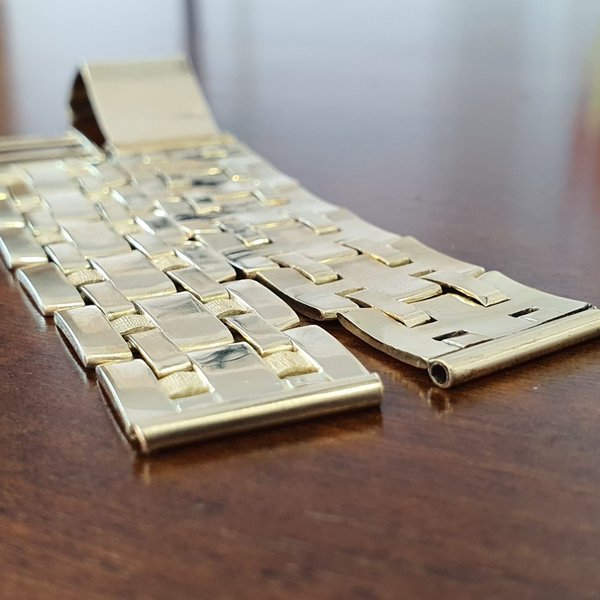 https://ekszeraukcio-ng-production-product.s3.eu-central-1.amazonaws.com/d0d18051-bd63-4214-9a4f-547c62892465_thumbnail