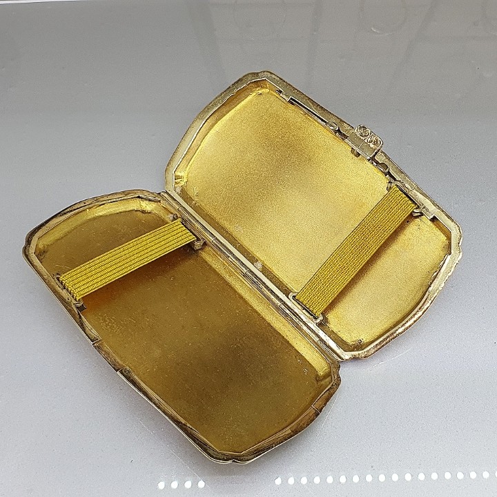https://ekszeraukcio-ng-production-product.s3.eu-central-1.amazonaws.com/d459ae6e-9ada-47c8-8fd7-35a88dd160f1