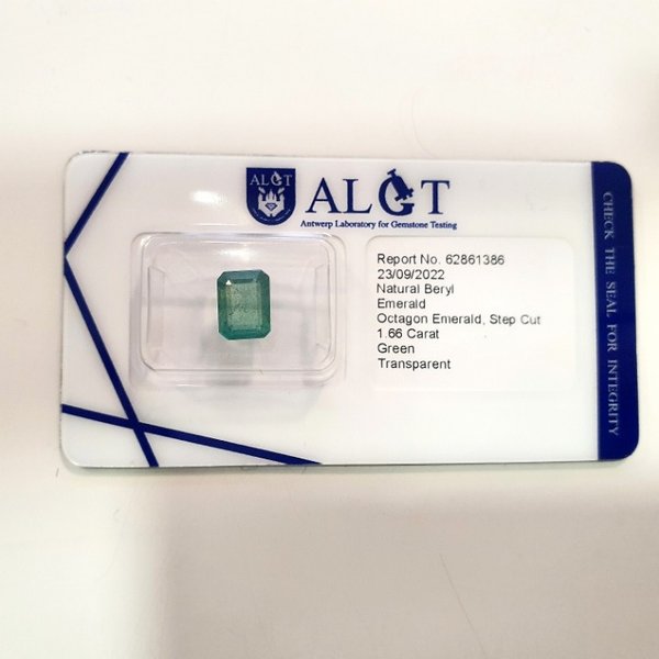https://ekszeraukcio-ng-production-product.s3.eu-central-1.amazonaws.com/d9b4c6a4-fc81-4540-934f-ef8810d52287_thumbnail