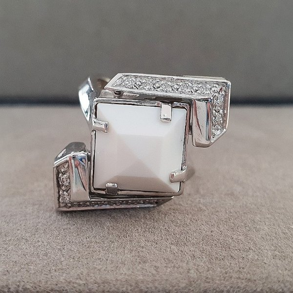 https://ekszeraukcio-ng-production-product.s3.eu-central-1.amazonaws.com/e328c3df-615a-4f71-8064-95abd77172ba_thumbnail
