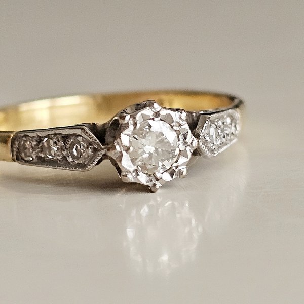 https://ekszeraukcio-ng-production-product.s3.eu-central-1.amazonaws.com/ea8ba585-d4b0-44cb-9bd0-5177d4b4a1aa_thumbnail