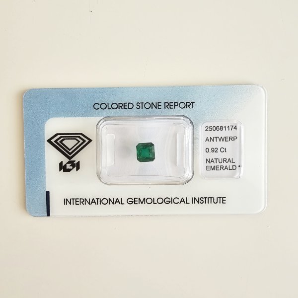 https://ekszeraukcio-ng-production-product.s3.eu-central-1.amazonaws.com/f0414e03-2bad-4043-93ed-2371da8b0f6c_thumbnail