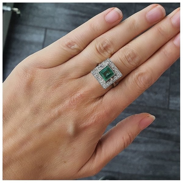 https://ekszeraukcio-ng-production-product.s3.eu-central-1.amazonaws.com/f0d33a8a-2476-49b1-ac4a-4252c45b4b47_thumbnail