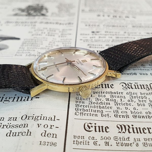 https://ekszeraukcio-ng-production-product.s3.eu-central-1.amazonaws.com/f2332e48-0a23-44bb-b221-03b59fa16c2d_thumbnail