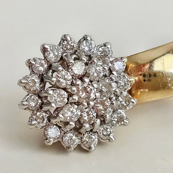 https://ekszeraukcio-ng-production-product.s3.eu-central-1.amazonaws.com/f26bd39e-3dab-4492-89a6-396228cca897_thumbnail