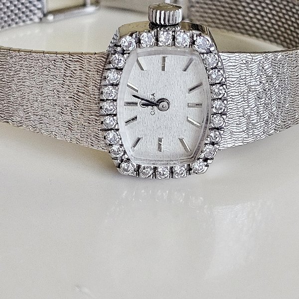 https://ekszeraukcio-ng-production-product.s3.eu-central-1.amazonaws.com/f3892460-5880-4b7d-a294-d76ed486e741_thumbnail
