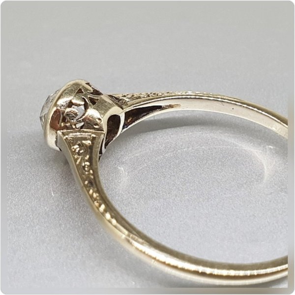 https://ekszeraukcio-ng-production-product.s3.eu-central-1.amazonaws.com/f411d309-3b14-4d30-a7d4-105f0e99f5ab_thumbnail