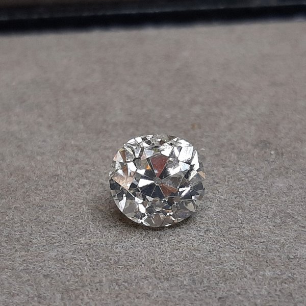 https://ekszeraukcio-ng-production-product.s3.eu-central-1.amazonaws.com/fb2c8f85-a6e7-4a74-9b24-88642857b91d_thumbnail