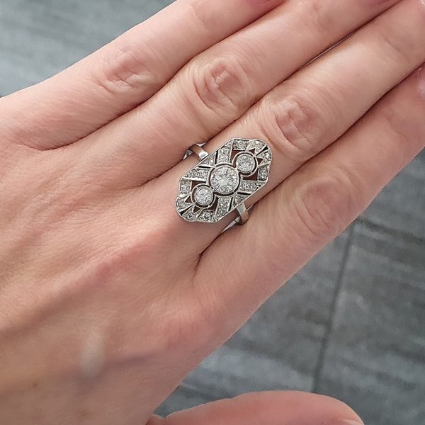 https://ekszeraukcio-ng-production-product.s3.eu-central-1.amazonaws.com/fe67a541-8e53-4472-8936-5846c139f441_thumbnail