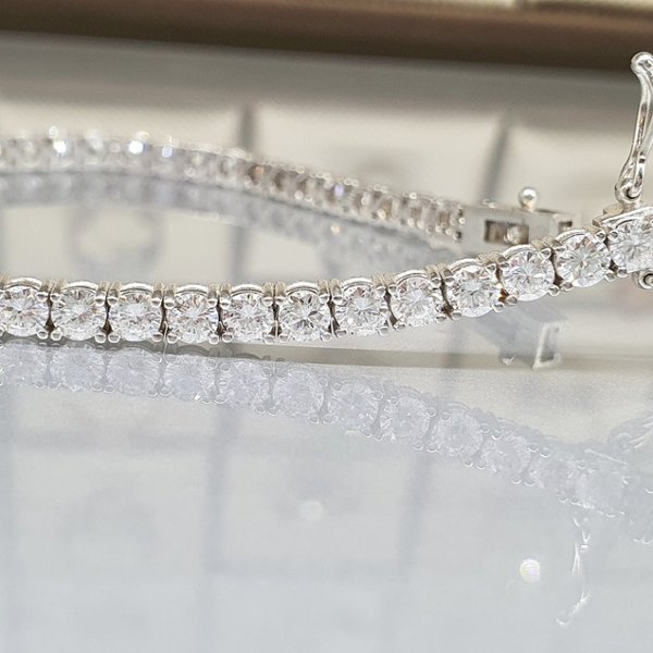 https://ekszeraukcio-ng-production-product.s3.eu-central-1.amazonaws.com/ff0a001f-766d-4c12-b0c5-a646b30ceecc_thumbnail